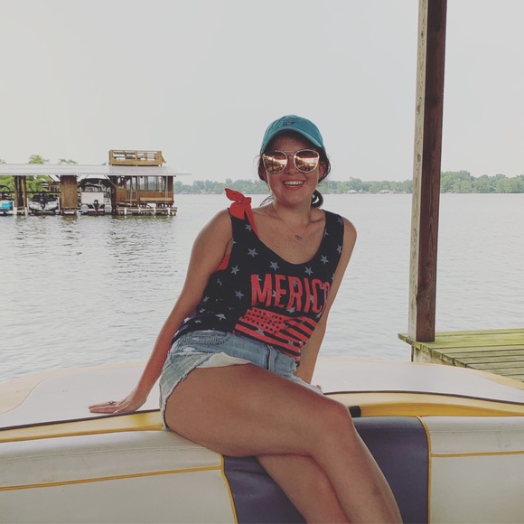 Meet your Posher, Haley - Picture 6 of 7